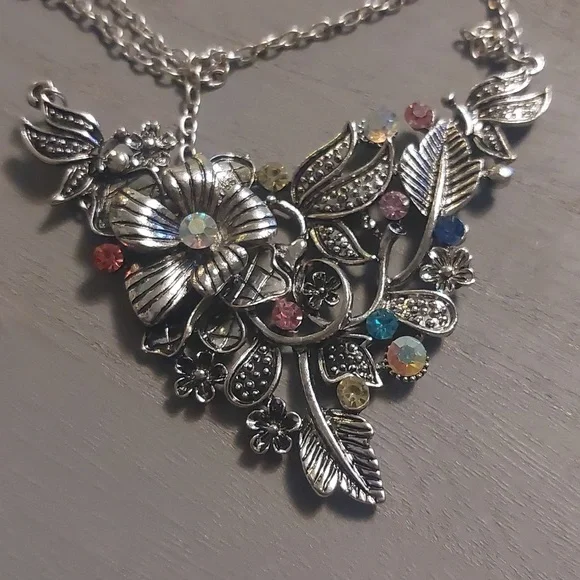 Betsey Johnson Silvertone Floral Multi Color Rhinestone Necklace 18" - Picture 11 of 17